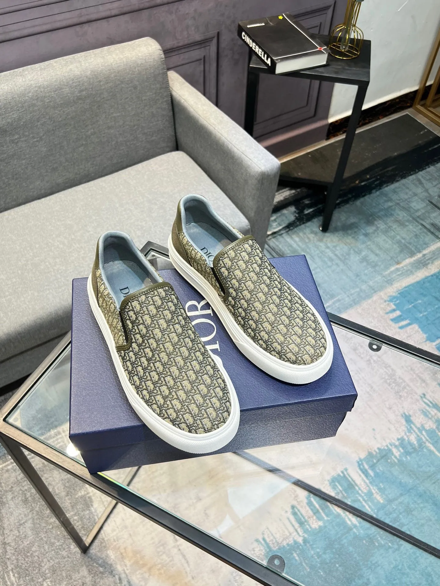 Men's shoes 💰380 The latest DiOr shipment, using imported top-grade jacquard fabric with cowhide design 👍 Breathable mesh lining, comfortable to wear, lightweight, original last mold, official website 1:1, private mold outsole, non-slip, color, multiple colors available, code number 38 to 44 (45 can be ordered)
